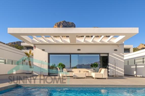 Villa moderne avec vue sur la mer